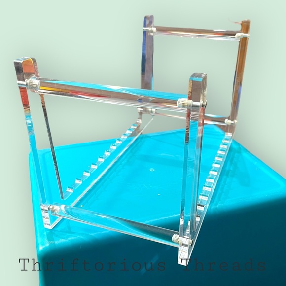 Clear Acrylic Record Stand - Picture 3 of 4